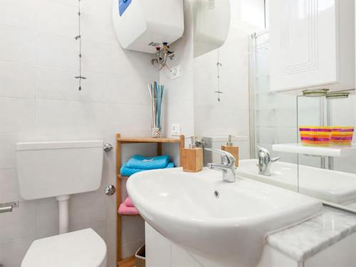 Condotti Apartment - image 3