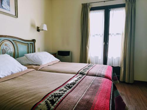 2 twin beds