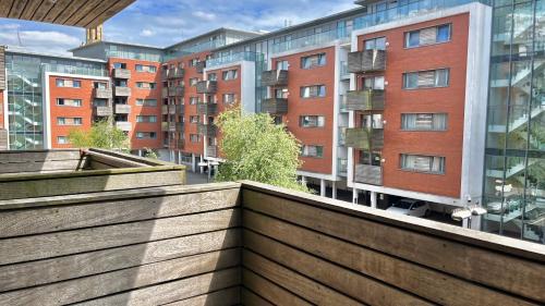 City Centre 1 Bedroom Cozy Apt - With Balcony, Wolverhampton