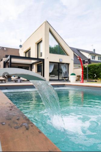 Villa avec piscine 35 min de Paris gîte à louer Tigery