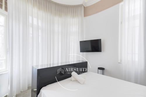 Luxury 2 BR Nachalat Binyamin Collection IV by Airsuite - image 6