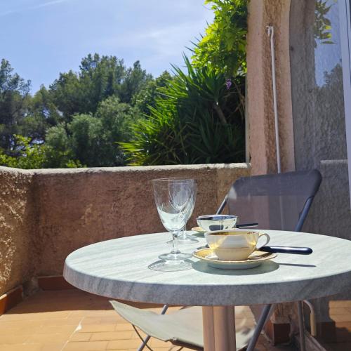 Балкон/тераса, Charmant T2 à cassis (Charmant T2 a cassis) in Касис