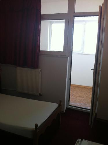 Hotel Uranus Room Type - Triple Room