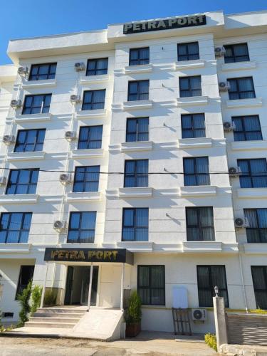 Petra Port Hotel, Gebze