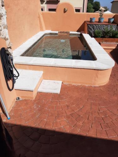Úszómedence, Casa Rural El Horno de la Aldegüela (Casa Rural El Horno de la Aldeguela) in Torrecaballeros