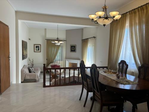 Maria's Apartment Next to Alimos Metro Station in Ilioupoli