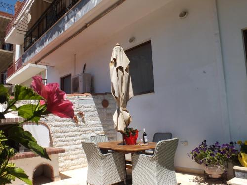 Maria's Apartment Next to Alimos Metro Station in Ilioupoli