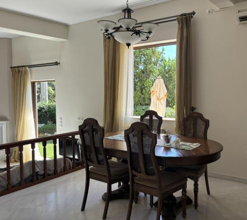 Maria's Apartment Next to Alimos Metro Station in Ilioupoli