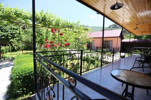 Kert, Tsiskari Guesthouse in Tmogvi