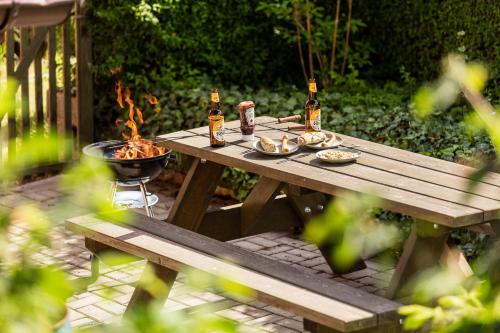 Instalaciones, Chaloupka u Kaštánků (Chaloupka u Kastanku) in Frydstejn