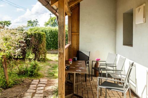 Jardín, Chaloupka u Kaštánků (Chaloupka u Kastanku) in Frydstejn