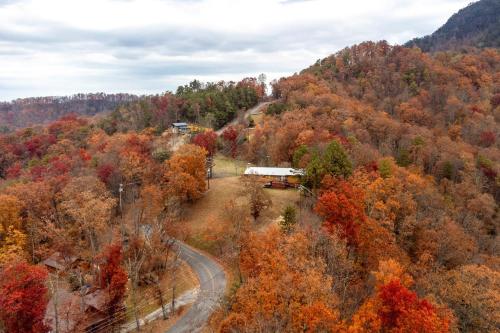 Farmhouse By Stony Brook Cabins in Sevierville, USA