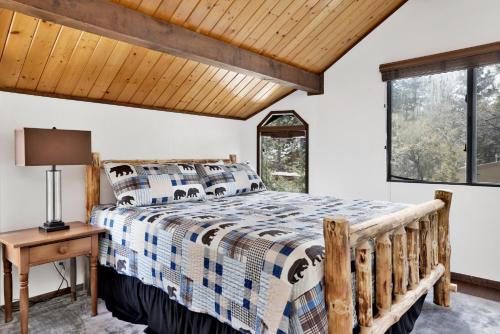 The moose tree house #2381 in Sugarloaf, USA