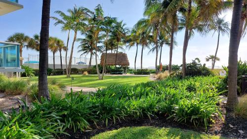 The Tides Apartments on the beach - image 10