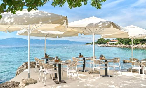 Aminess Atea Camping Resort Mobile Homes (ex Camping Njivice) - image 9