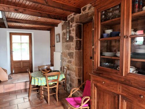 Maison typique Ardechoise in Mercuer