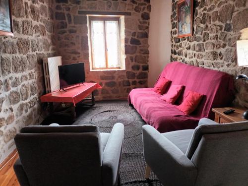 Maison typique Ardechoise in Mercuer