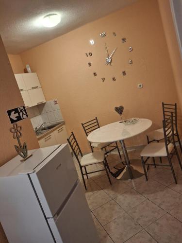 Apartments Mirjana - image 6