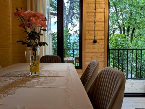 Instalaciones, Panorama Hillside Cottages in Lailashi
