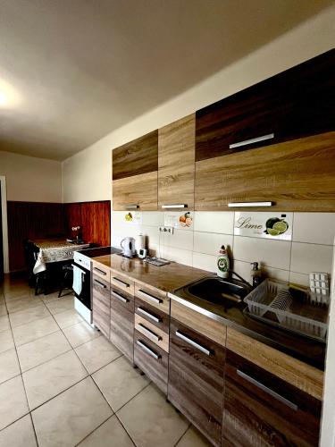 Tahiti Garden Apartman - image 6