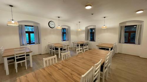 Közös társalgó / TV, Turistická chata Libínské Sedlo (Turisticka chata Libinske Sedlo) in Prachatice