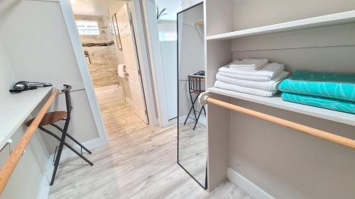 Paradise Park Newly built studio with king bed Paradise Park Newly built studio with king bed