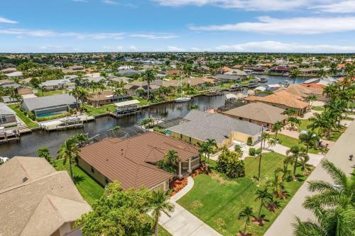 Ocean Drive SW Cape - waterfront private home locally owned & managed, fair & honest pricing detail