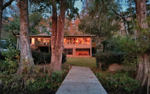 Otter Home in Chiefland, USA