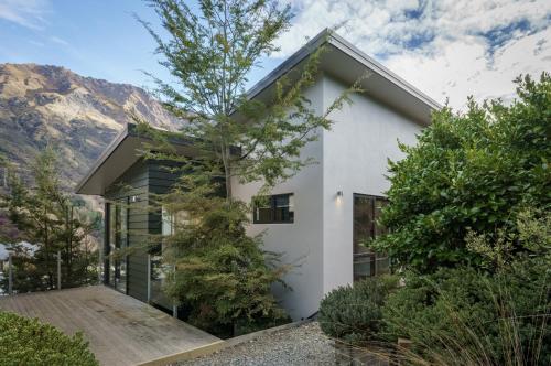 Exterior view, Redfern Retreat in Arthurs Point