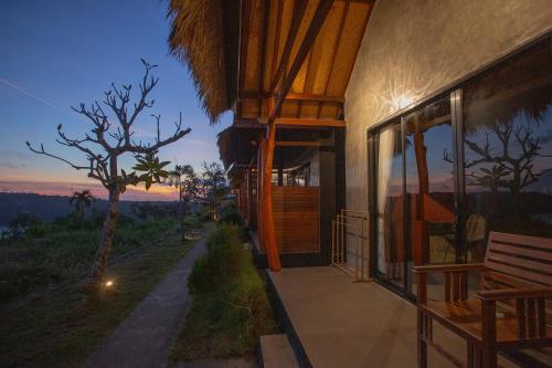 Balcony/terrace, Cubang Lantang Cottage near Ceningan Cliffs