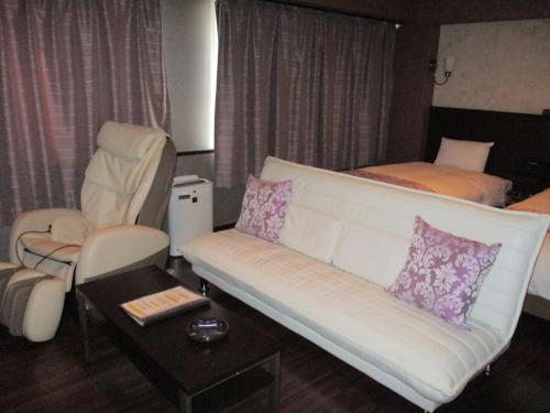 Town Hotel 41 - image 3