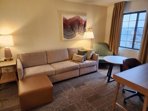 Staybridge Suites Allentown Airport Lehigh Valley an IHG Hotel - image 9