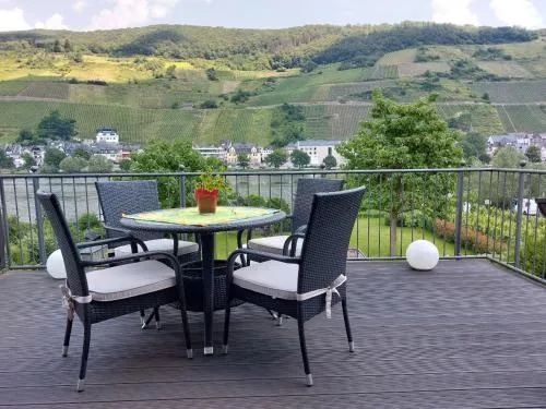 Zum Blauglockenbaum in Zell Mosel, Deutschland