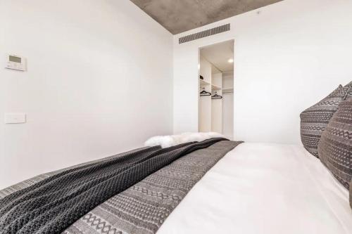 Villa Casa ~ Designer 3BR Apt~2Car~Perfect Getaway