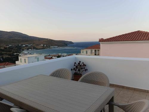 Andros Aeolia, Andros