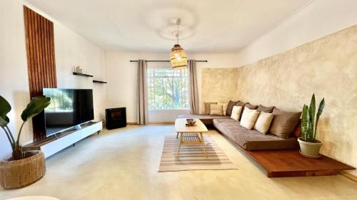LoerieRoep Estate - Mountainview Selfcatering Accommodation Nelspruit - 공용 라운지/TV 시청 구역