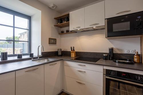 Three-Bedroom House image 8