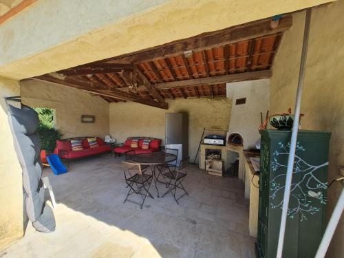la galouciere in Saint-Just-et-Vacquieres