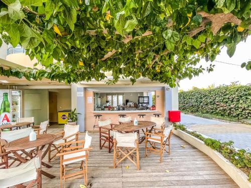 Bar/lounge, Melina Beach in Platanias