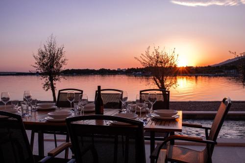 設施, Beachfront Escape Villa Nevera in 瑟里尼