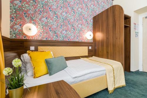 Single Room image 8