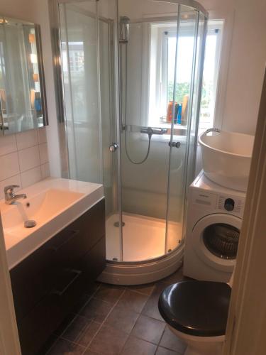 Shower, Flott 4-roms leilighet pa Lund i Kristiansand in Oddemarka
