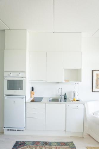 Kitchen, Framnas Suites in Kirkkonummi