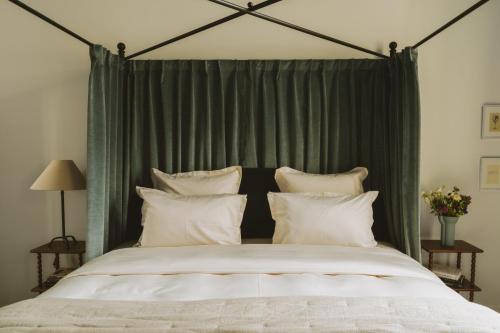 2 queen beds