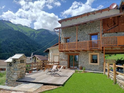 Baita Lou refuge dal cervou in Prazzo