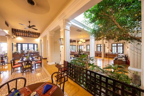 餐廳, 维多利亞會安海灘度假村 (Victoria Hoi An Beach Resort & Spa) in 大門坊