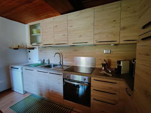 virtuve, Casa Vacanze IL BOSCACCIO "Casa Serena" in Vergemoli