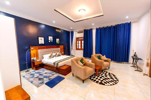 2 bedrooms, 5 beds