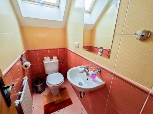 Three-Bedroom Villa image 8
