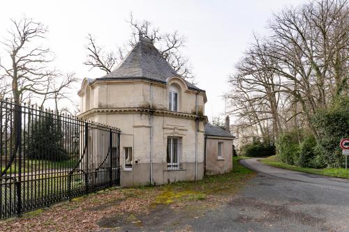2 bedrooms, 4 beds